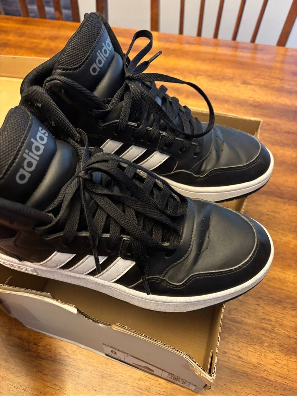 Men’s Adidas high tops - Picture 7 of 9